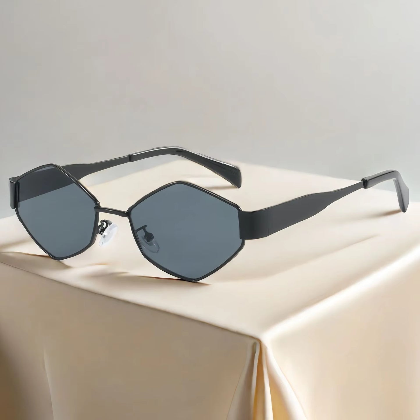 Woman Sunglasses Polygon Lennive